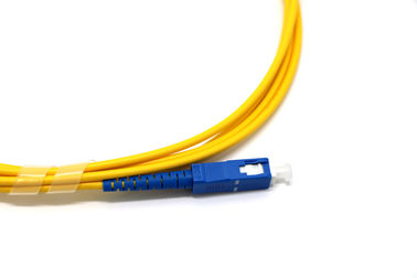 Żółte jednomodowe kable światłowodowe 9/125 Złącze SC / UPC Dostosowana długość