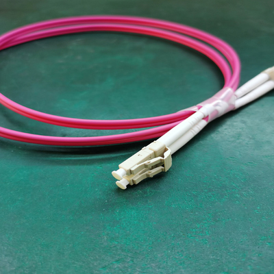 Optyczny kabel krosowy FTTH, wielomodowy kabel krosowy światłowodowy OM4