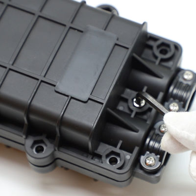 W linii światłowodowego splice zamknięcie